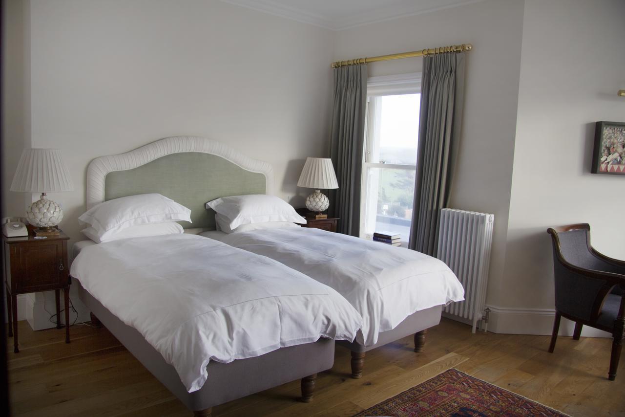 فندق بيرتون برادستوكفي  The Seaside Boarding House المظهر الخارجي الصورة